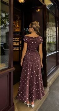 Women's dress with polka dot pattern and boat neckline, with drape - Image 3
