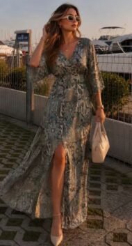 Green long dress with pattern and slit detail - Image 2