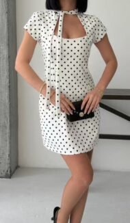 Polka dot dress model - Image 2